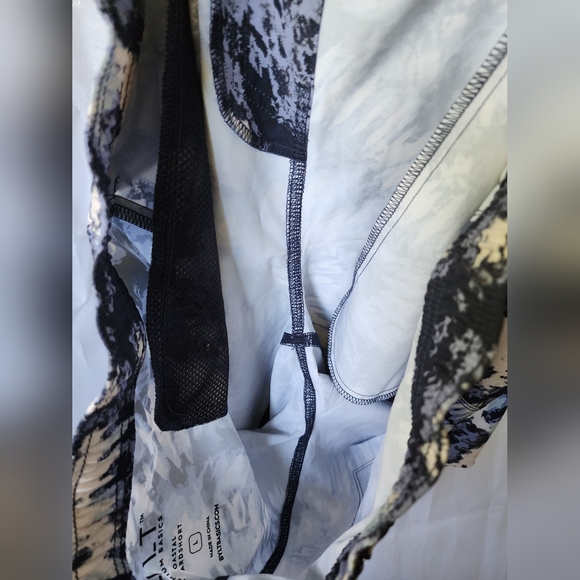 BYLT- Men's Size Large- Coastal Boardshort- Tie Dye print- Blues,white,purple - Picture 11 of 12